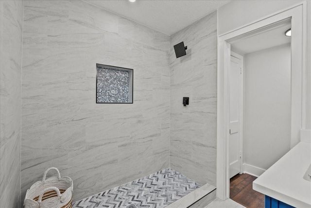 802 18th Avenue N, Texas City, TX 77590