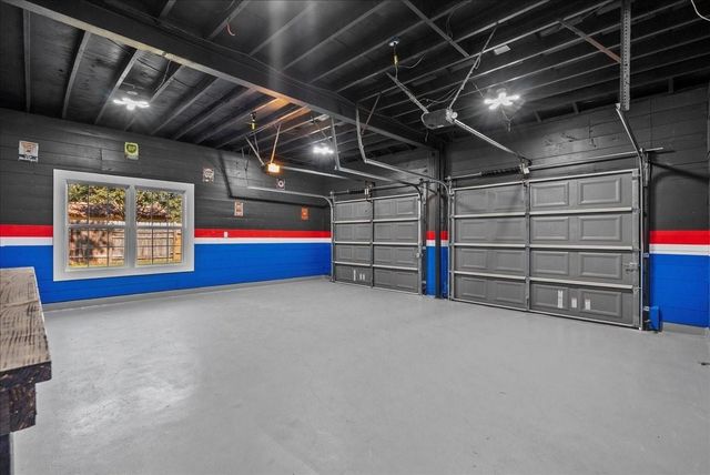 802 18th Avenue N, Texas City, TX 77590