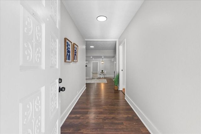 802 18th Avenue N, Texas City, TX 77590