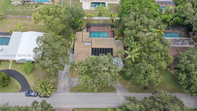 8331 SW 156th St, Palmetto Bay, FL 33157