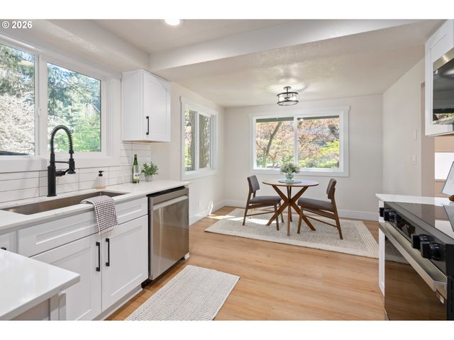 1955 W 28TH Ave, Eugene, OR 97405