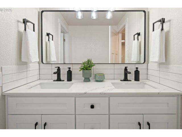 1955 W 28TH Ave, Eugene, OR 97405