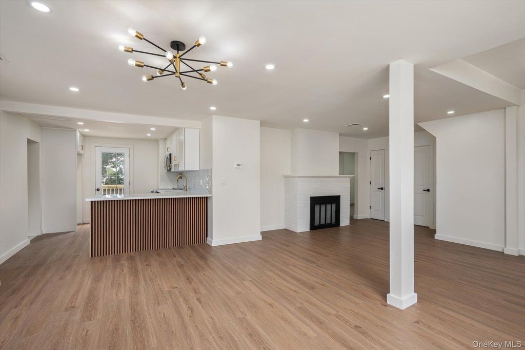 605 S Ocean Avenue, Freeport, NY 11520 — photo 4
