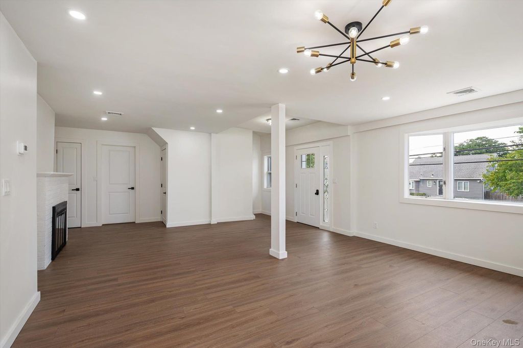 605 S Ocean Avenue, Freeport, NY 11520 — photo 5