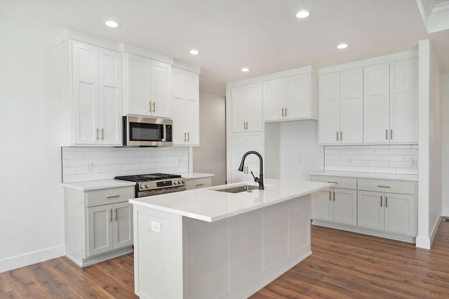 1453 N Collins Drive, Republic, MO 65738