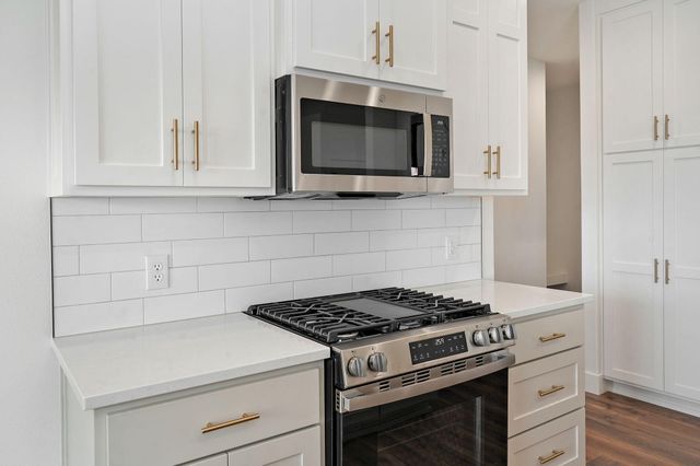 1453 N Collins Drive, Republic, MO 65738