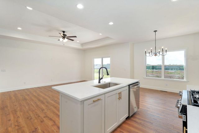 1453 N Collins Drive, Republic, MO 65738