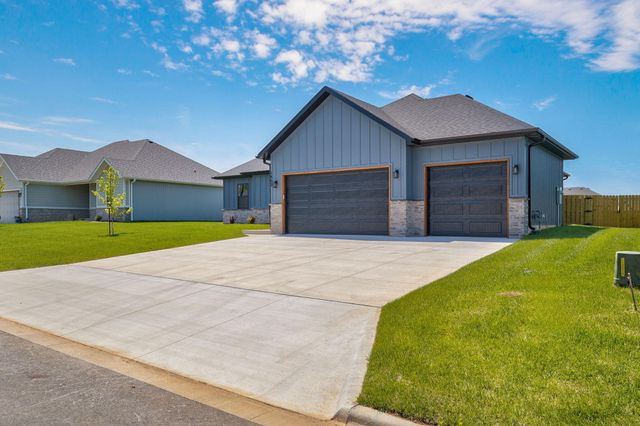 1453 N Collins Drive, Republic, MO 65738