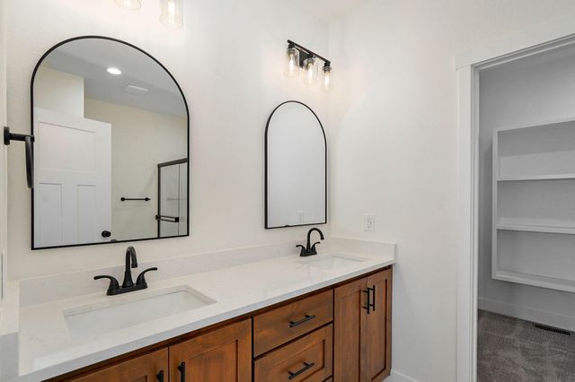 1453 N Collins Drive, Republic, MO 65738