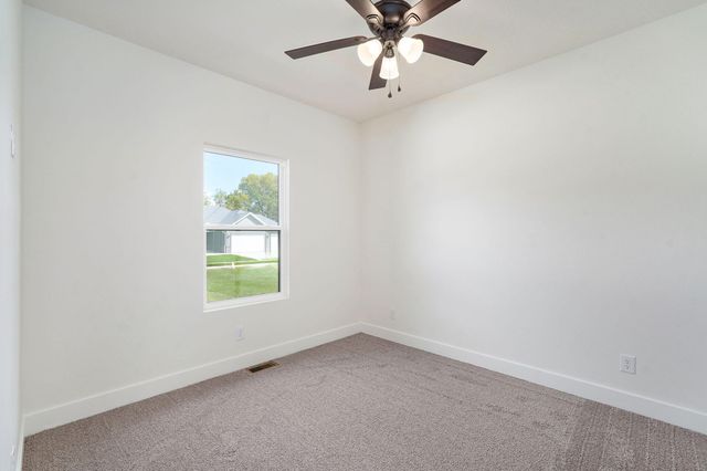 1453 N Collins Drive, Republic, MO 65738