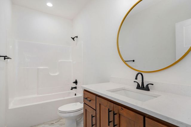 1453 N Collins Drive, Republic, MO 65738