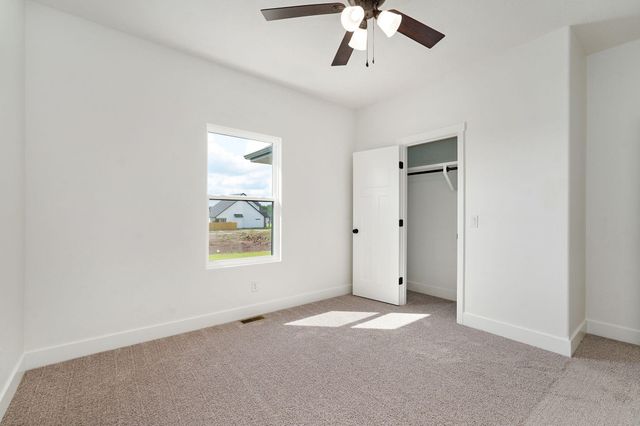 1453 N Collins Drive, Republic, MO 65738