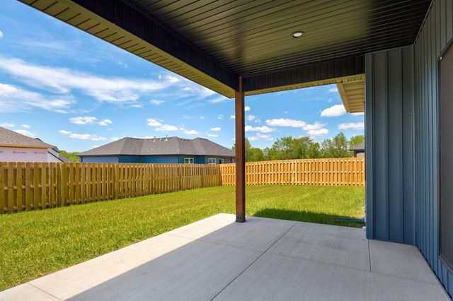 1453 N Collins Drive, Republic, MO 65738