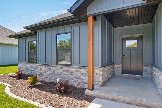 1453 N Collins Drive, Republic, MO 65738