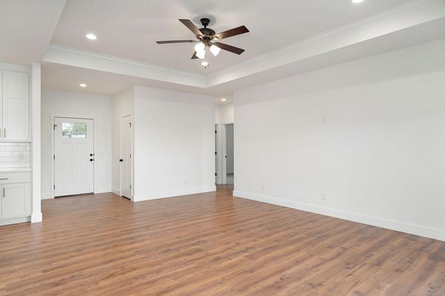 1453 N Collins Drive, Republic, MO 65738