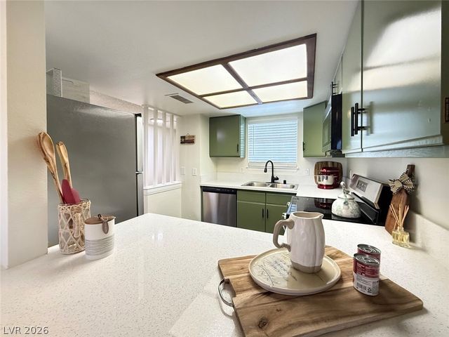 3823 South Maryland Parkway T6, Las Vegas, NV 89119