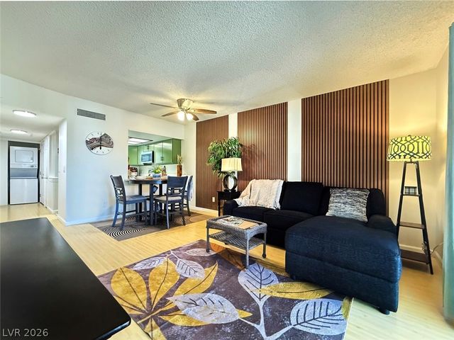 3823 South Maryland Parkway T6, Las Vegas, NV 89119