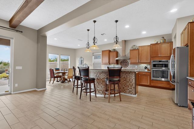 4713 Las Plazuelas, Santa Fe, NM 87507