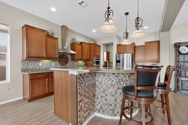 4713 Las Plazuelas, Santa Fe, NM 87507