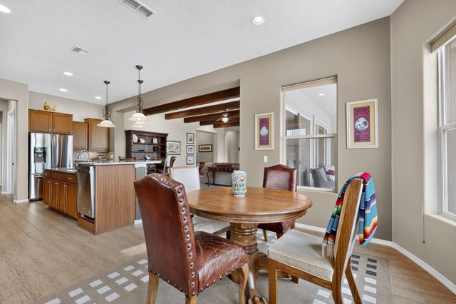 4713 Las Plazuelas, Santa Fe, NM 87507