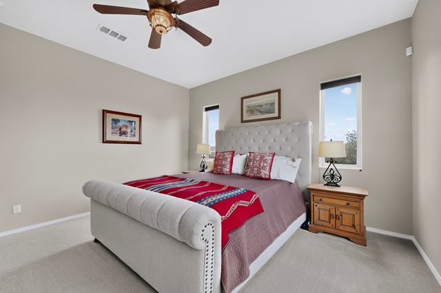 4713 Las Plazuelas, Santa Fe, NM 87507