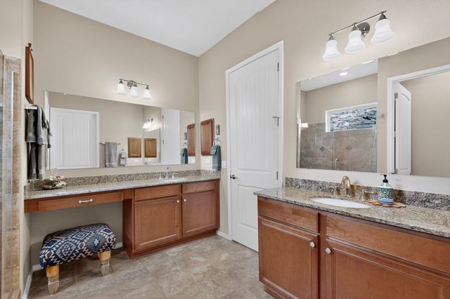 4713 Las Plazuelas, Santa Fe, NM 87507