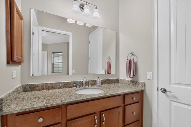 4713 Las Plazuelas, Santa Fe, NM 87507