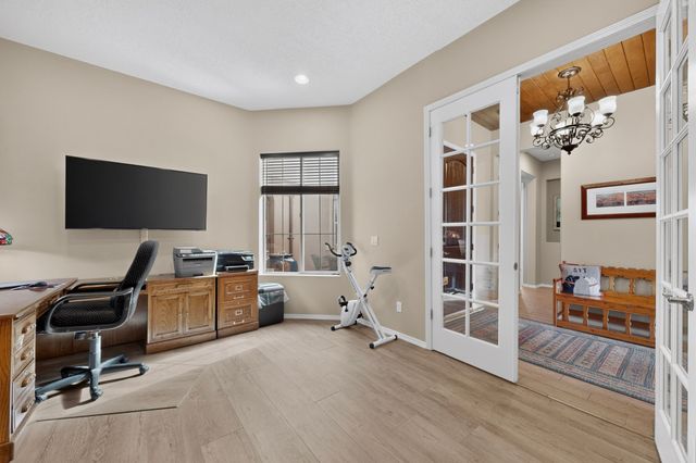 4713 Las Plazuelas, Santa Fe, NM 87507