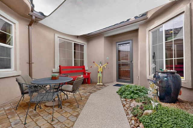 4713 Las Plazuelas, Santa Fe, NM 87507