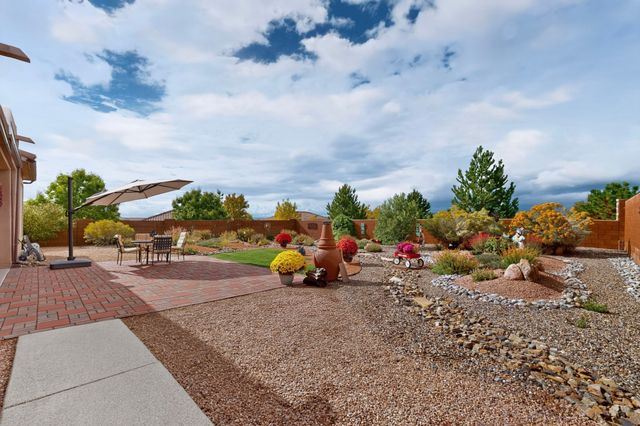 4713 Las Plazuelas, Santa Fe, NM 87507
