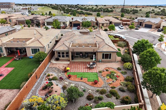 4713 Las Plazuelas, Santa Fe, NM 87507