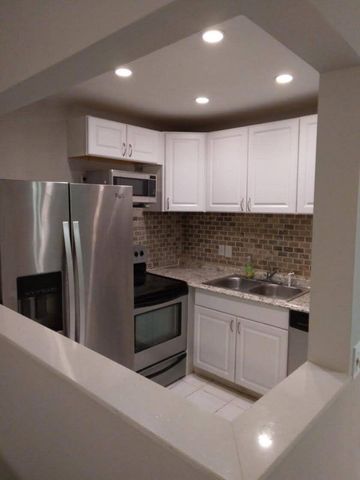 71 Easthampton C, West Palm Beach, FL 33417