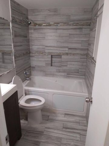 71 Easthampton C, West Palm Beach, FL 33417