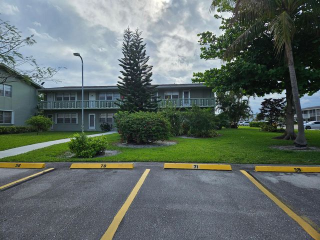 71 Easthampton C, West Palm Beach, FL 33417