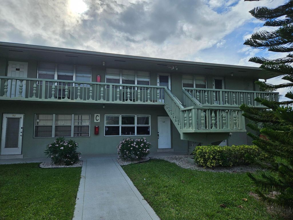 71 Easthampton C, West Palm Beach, FL 33417