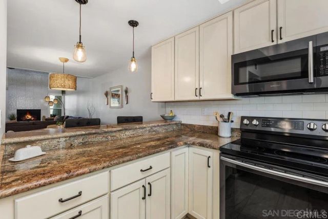 17930 Villamoura Drive, Poway, CA 92064