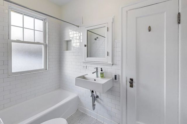 1632 Wesley Avenue, Evanston, IL 60201