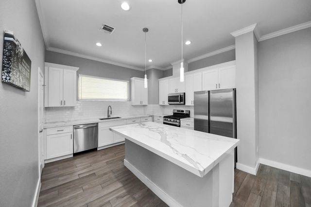3327 Kilgore Street D, Houston, TX 77021