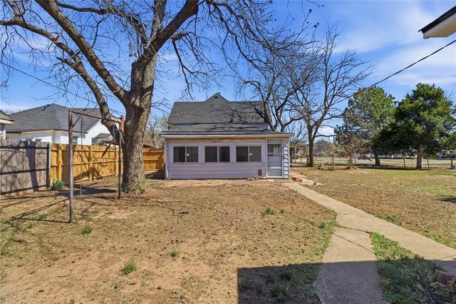 127 S Randlett Street, Hobart, OK 73651
