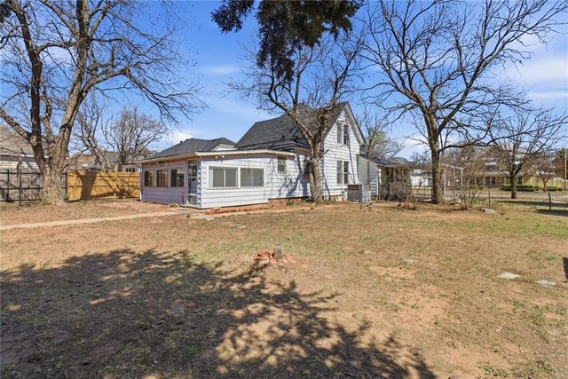 127 S Randlett Street, Hobart, OK 73651