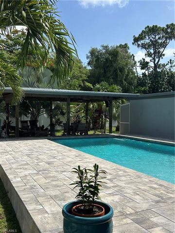 1343 Woodmere LN, Fort Myers, FL 33919