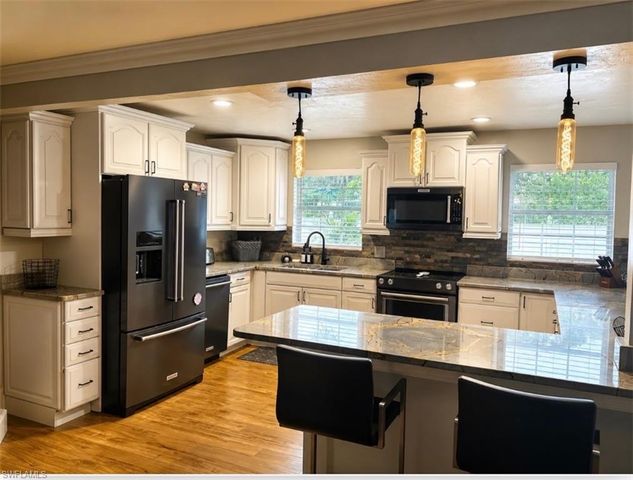 1343 Woodmere LN, Fort Myers, FL 33919