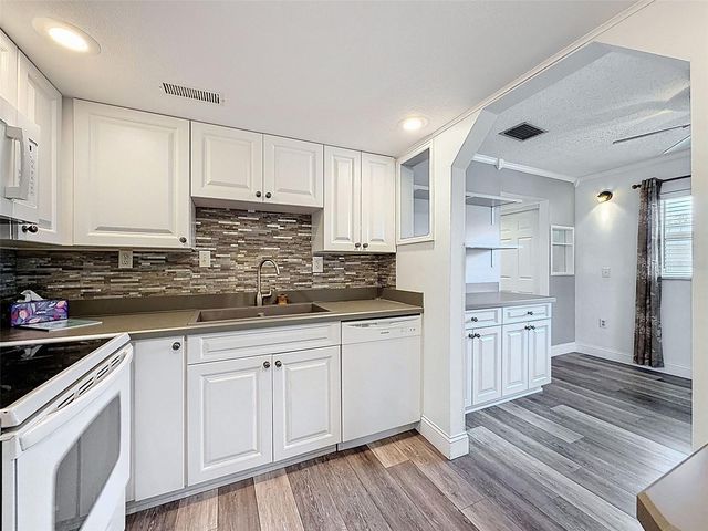 11832 BOYNTON LANE 24B, New Port Richey, FL 34654