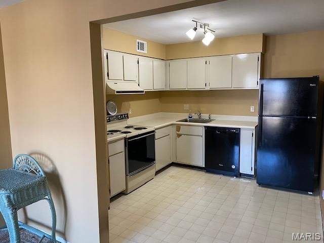 1021 Adworth Drive J, Unincorporated, MO 63125