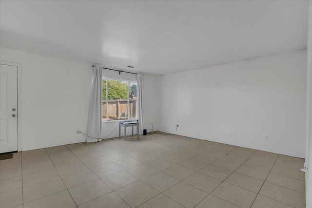 336 S Airport Way, Stockton, CA 95205