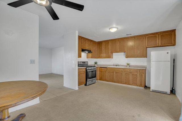 336 S Airport Way, Stockton, CA 95205