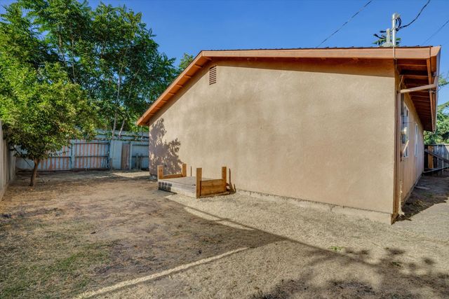 336 S Airport Way, Stockton, CA 95205