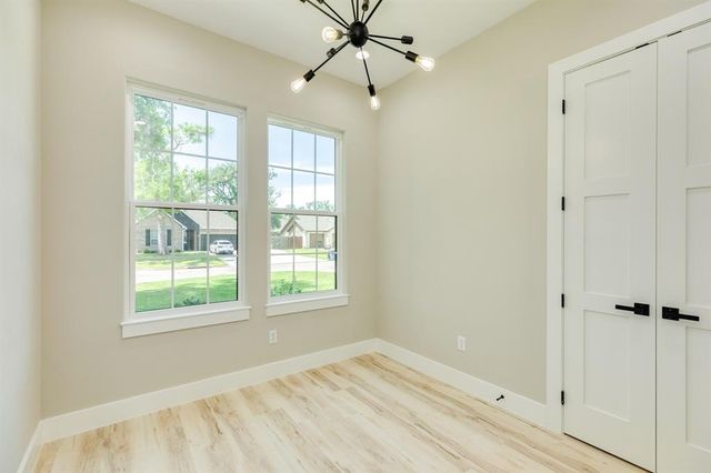 245 Montclaire Drive, West Columbia, TX 77486