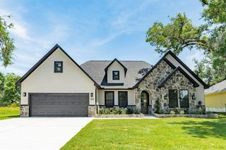 245 Montclaire Drive, West Columbia, TX 77486