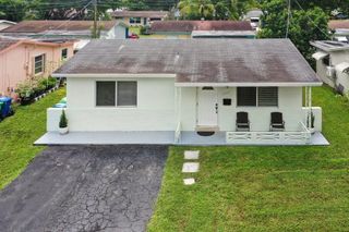 6888 NW 30th St, Sunrise, FL 33313